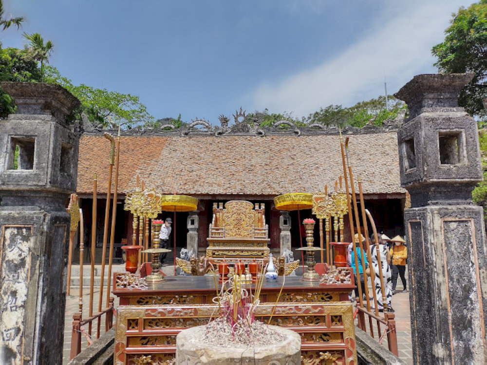 Dinh Tien Hoang Temple is a famous tourist attraction in Ninh Binh 